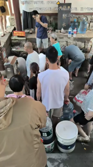 Citizens in Hangzhou Experiencing Water Crisis